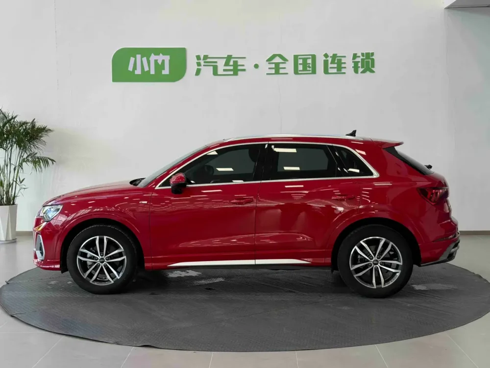 Audi Q3 35 TFSI aggressive and dynamic model