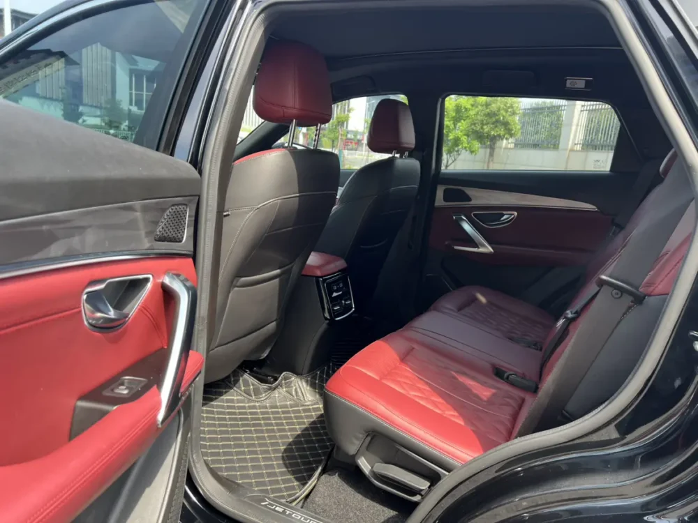 Jetour X70 PLUS 1.5T DCT Brave PLUS 5-seater