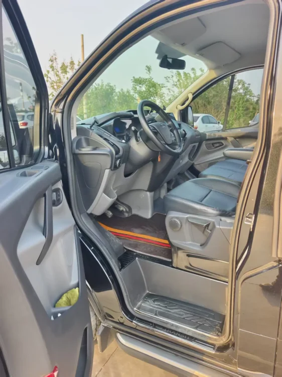 Ford Transit 2.0T diesel multi-functional commercial vehicle short-axle low-roof 6-seater
