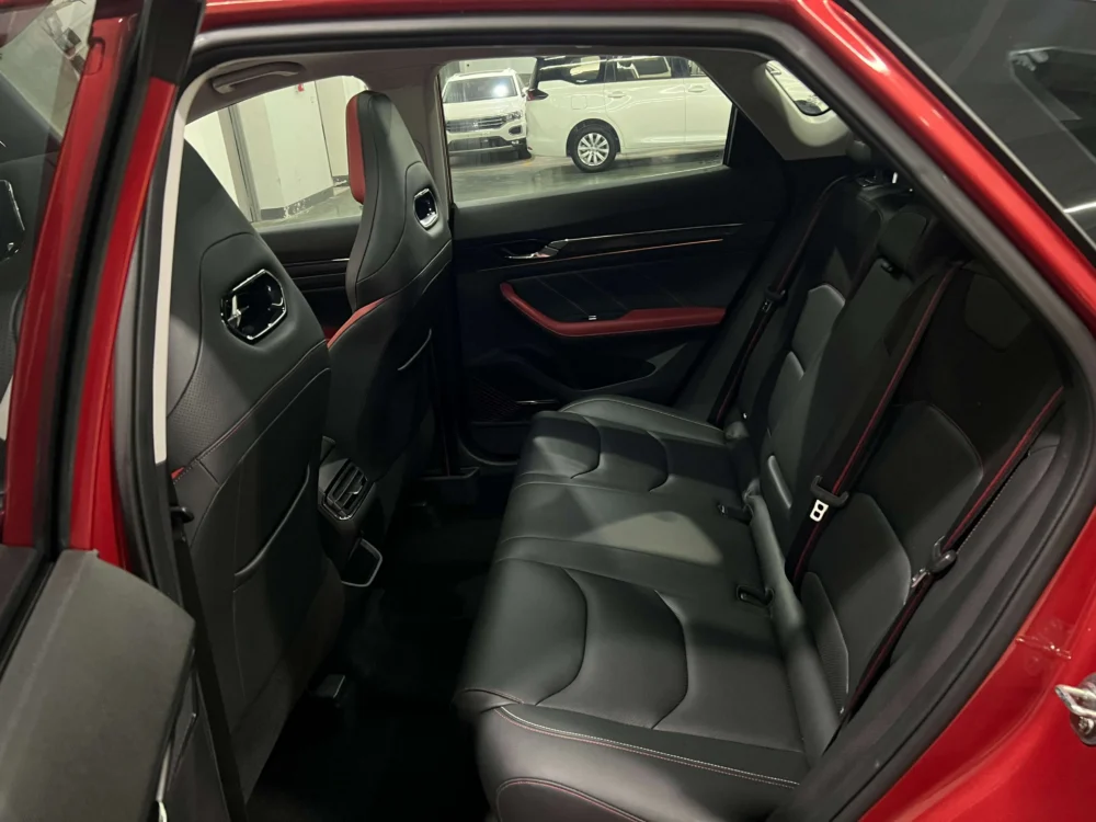 Geely Emgrand S 1.4T CVT Luxury Edition