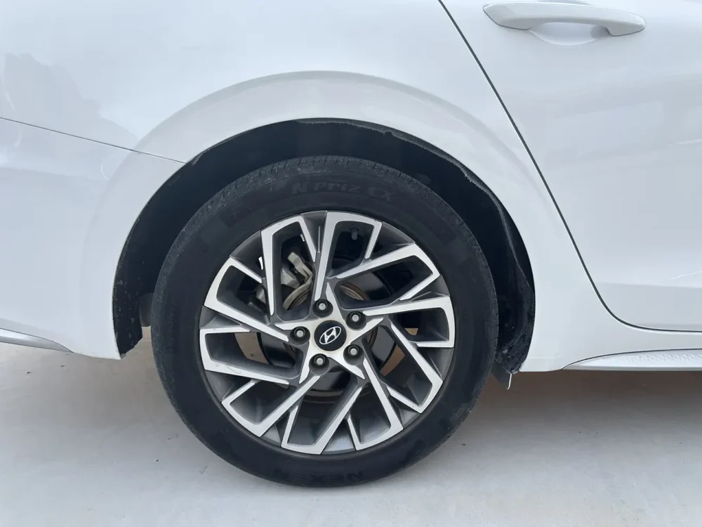 Hyundai Mistra GLX