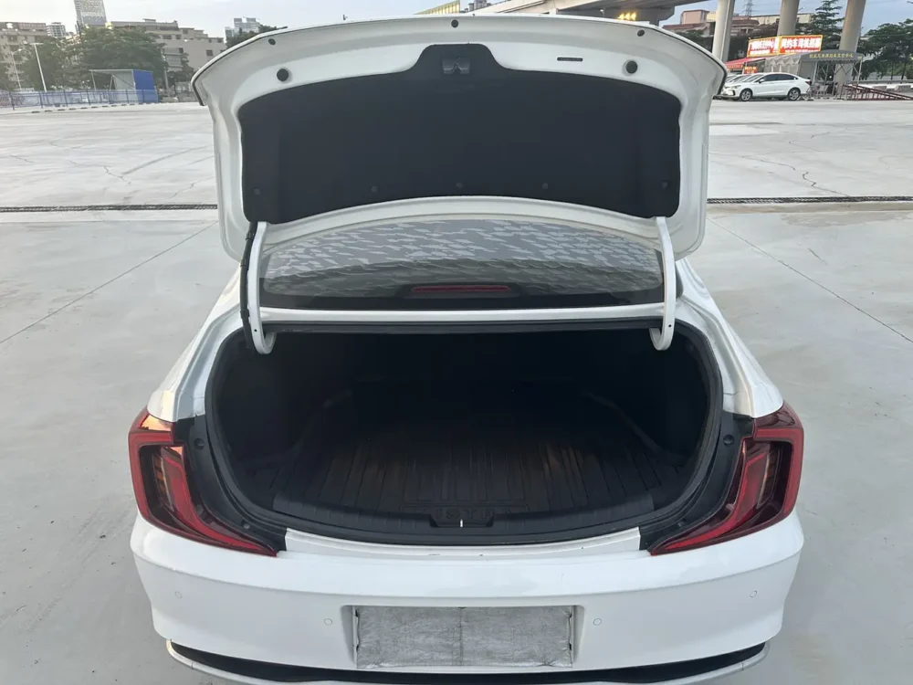 Hyundai Mistra GLX