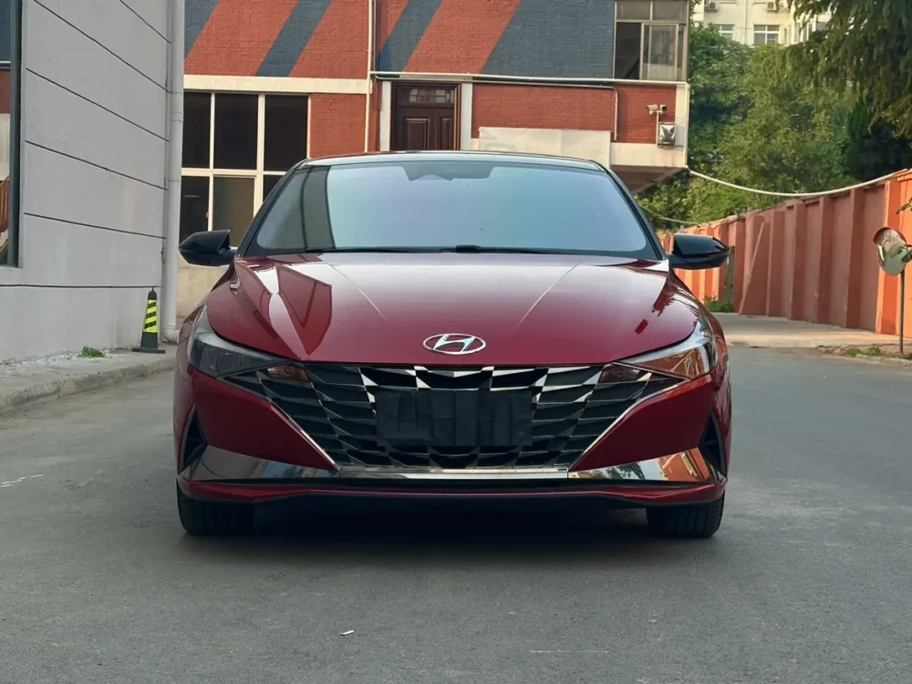 Hyundai Elantra 1.5L CVT LUX Premium