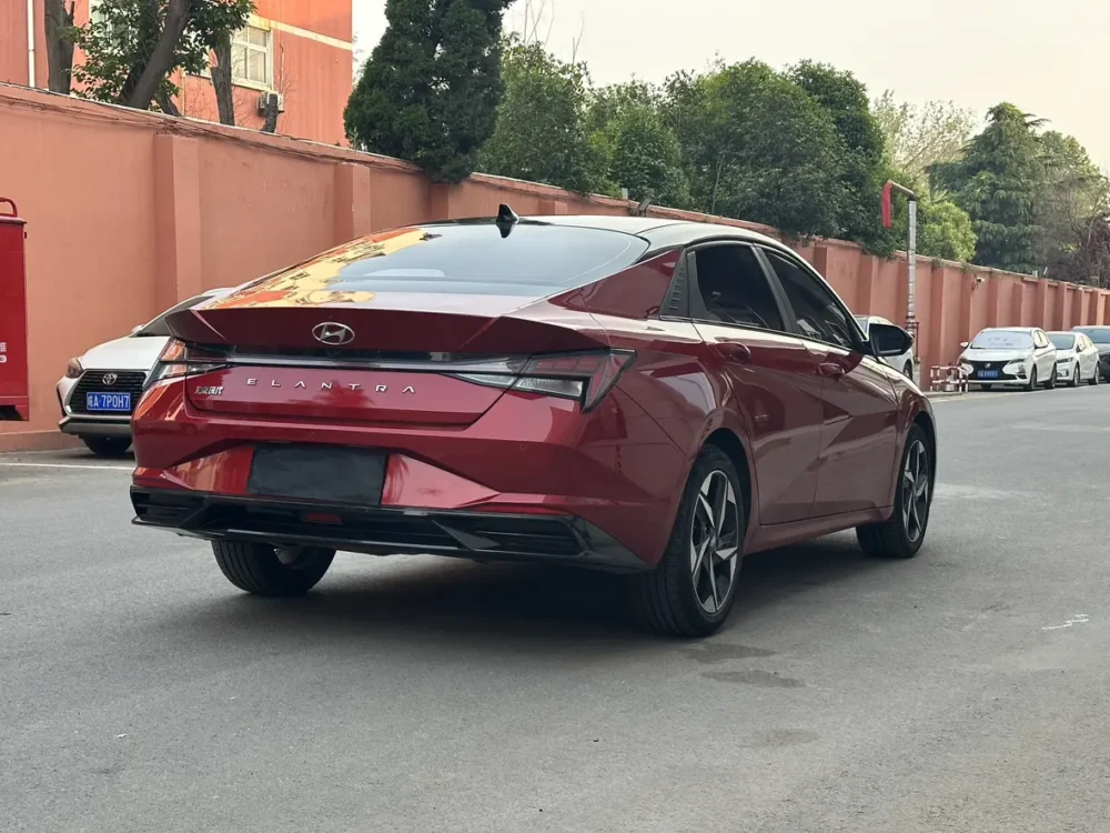 Hyundai Elantra 1.5L CVT LUX Premium