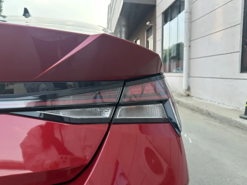 Hyundai Elantra 1.5L CVT LUX Premium