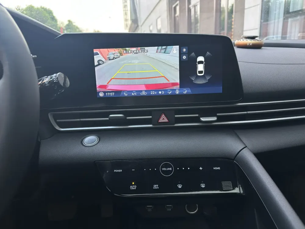 Hyundai Elantra 1.5L CVT LUX Premium