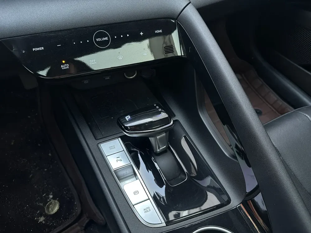 Hyundai Elantra 1.5L CVT LUX Premium