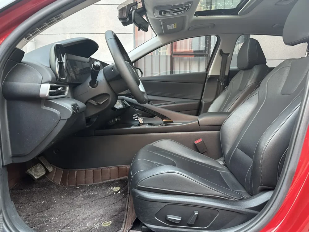 Hyundai Elantra 1.5L CVT LUX Premium