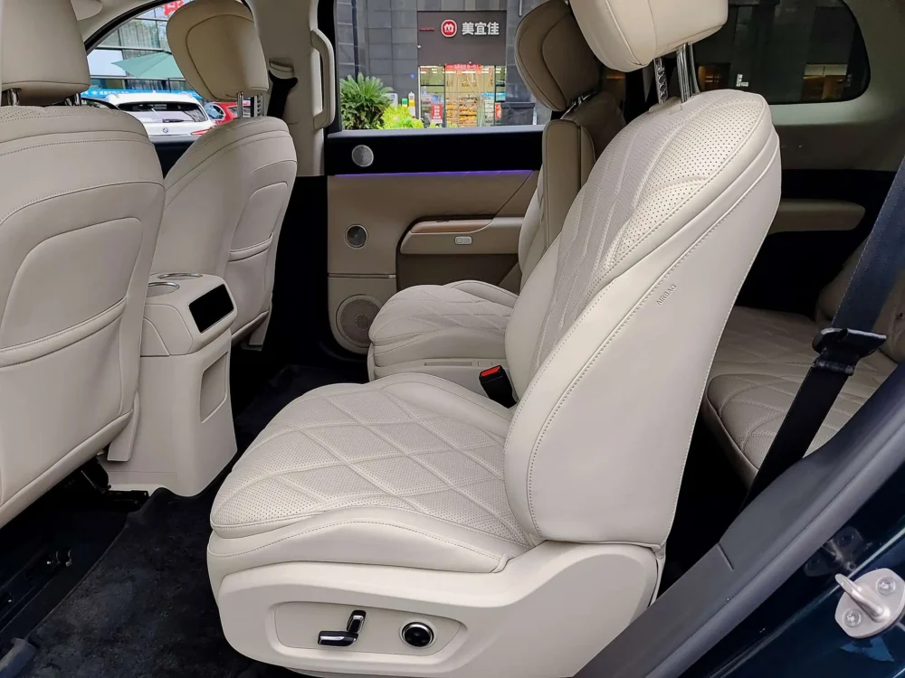 Chery Fengyun T11 Fengyun T11 220 4WD Dual IMAX Cinema Edition