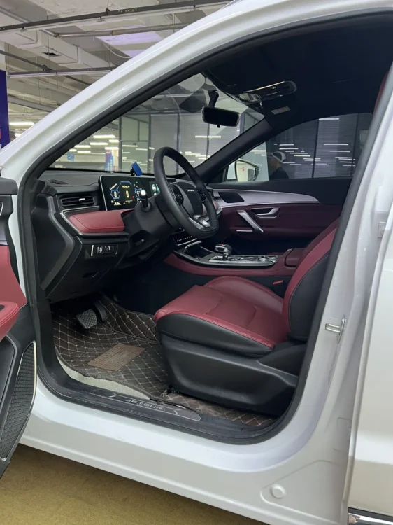 JETOUR X70 PLUS 1.5T DCT 5-seater