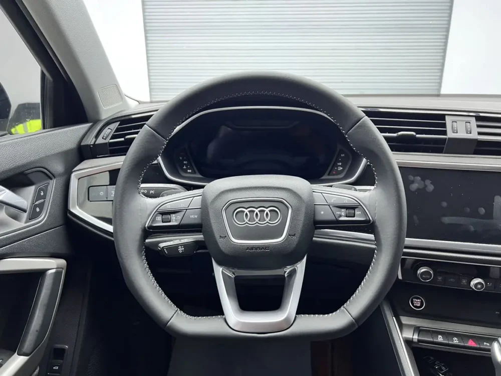 Audi Q3 35 TFSI Fashionable and Dynamic