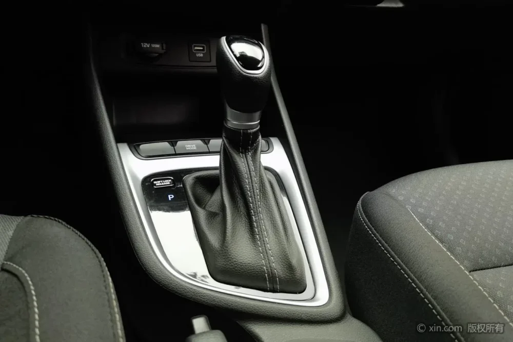 Hyundai Celesta 1.6L Automatic GL