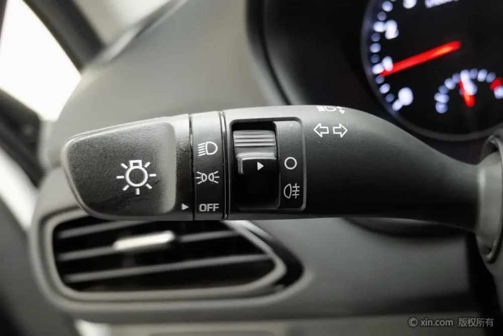 Hyundai Celesta 1.6L Automatic GL