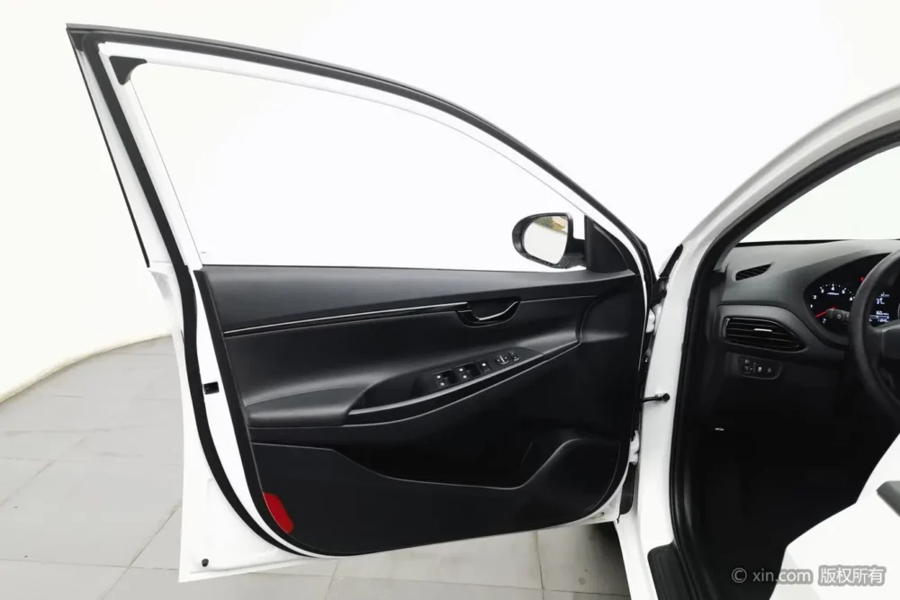 Hyundai Celesta 1.6L Automatic GL