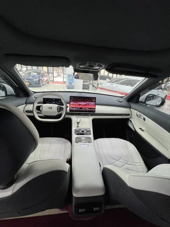 Geely Galaxy Starship 7 EM-i 120KM Pilot Edition