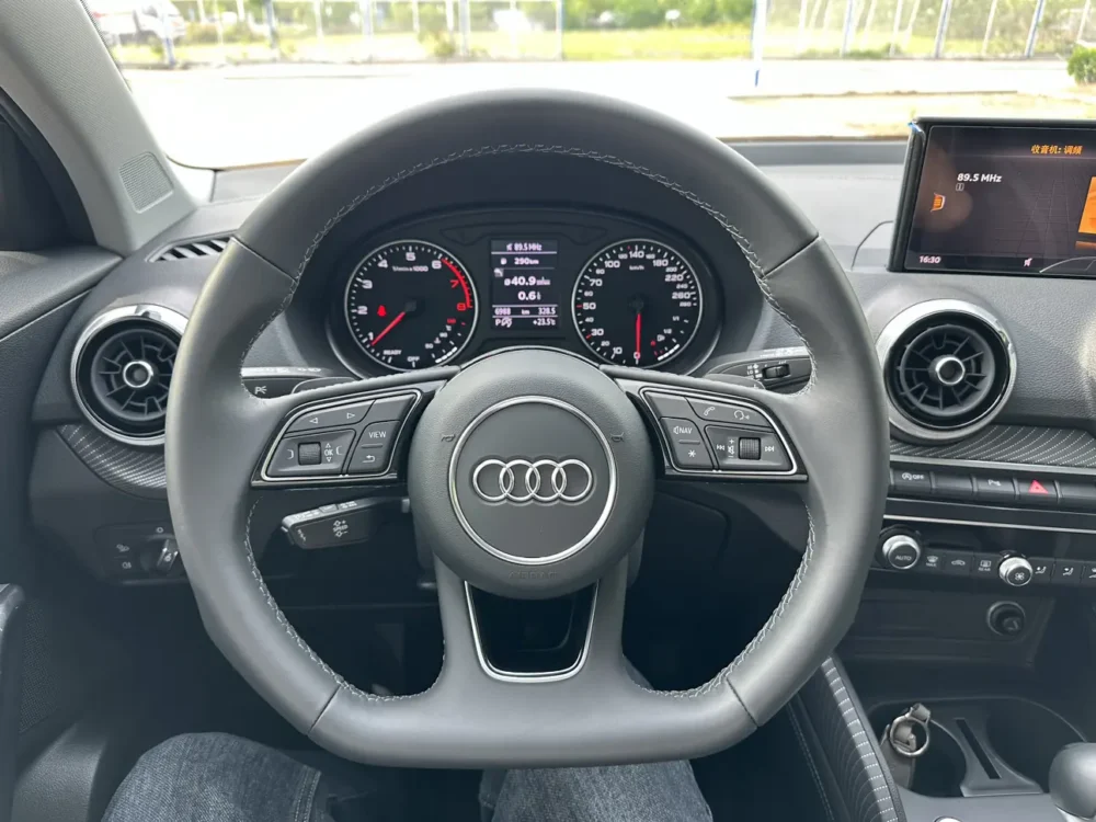 Audi Q2L 35 TFSI Fashion Dynamic Edition