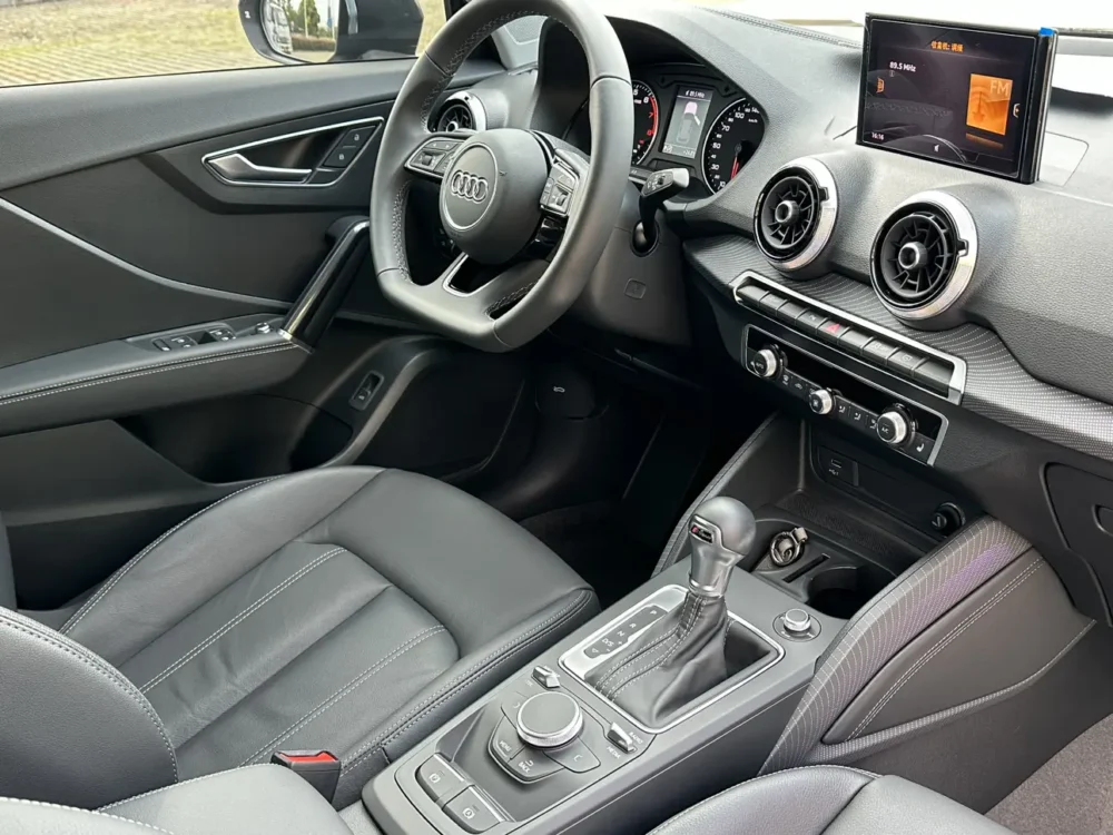 Audi Q2L 35 TFSI Fashion Dynamic Edition