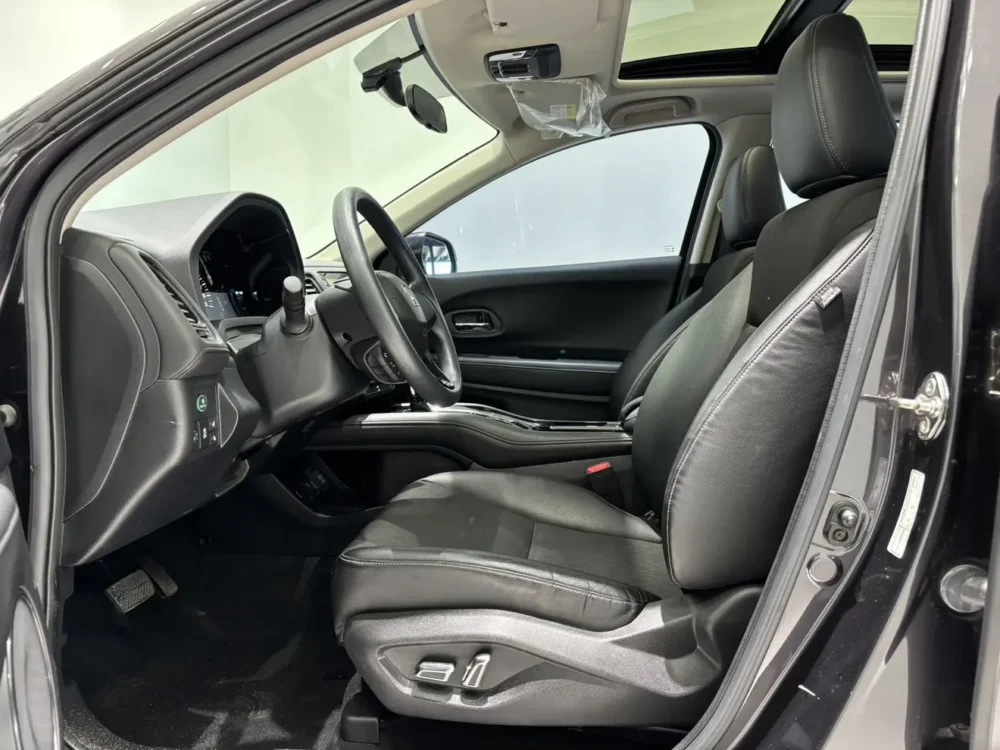 Honda Vezel 1.5L CVT Phantom Night Pioneer Edition