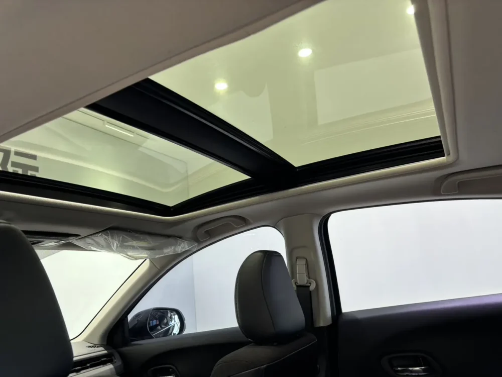 Honda Vezel 1.5L CVT Phantom Night Pioneer Edition