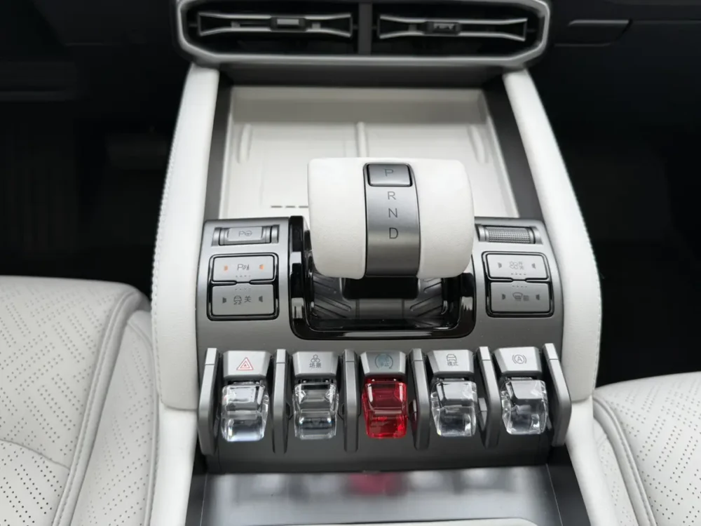 BYD Leopard Titanium 3 501KM 4WD Intelligent Driving Max Edition