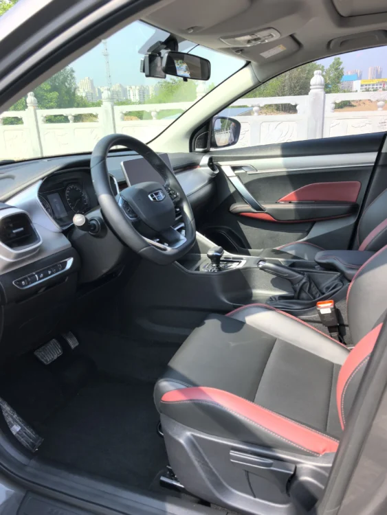 Geely Coolray SX11 240T DCT Platinum Edition