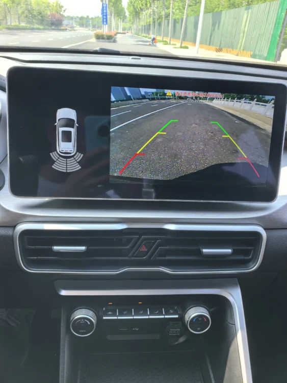 Geely Coolray SX11 240T DCT Platinum Edition
