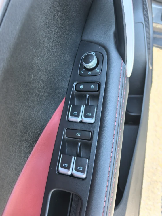 Geely Coolray SX11 240T DCT Platinum Edition