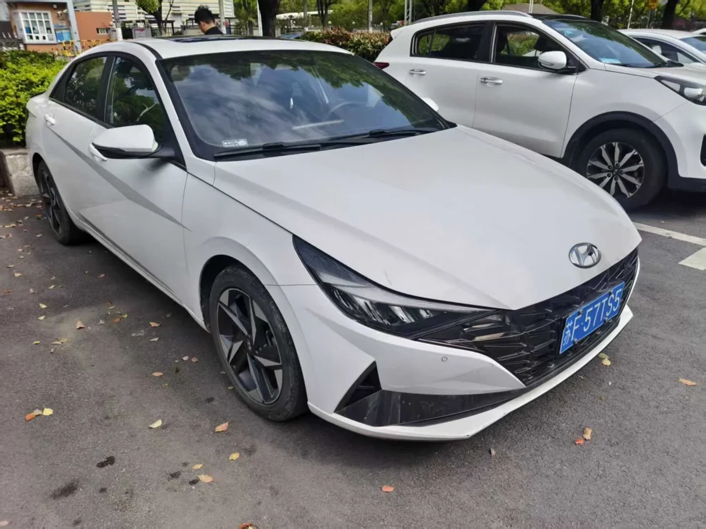 Hyundai Elantra 240TGDi DCT LUX Premium Edition