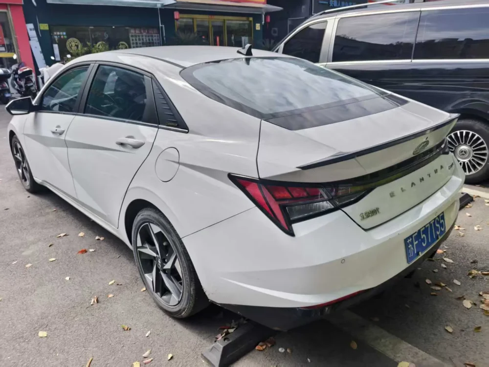 Hyundai Elantra 240TGDi DCT LUX Premium Edition