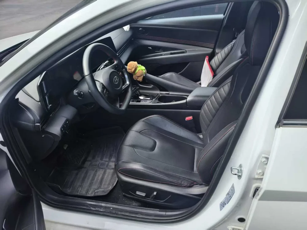 Hyundai Elantra 240TGDi DCT LUX Premium Edition