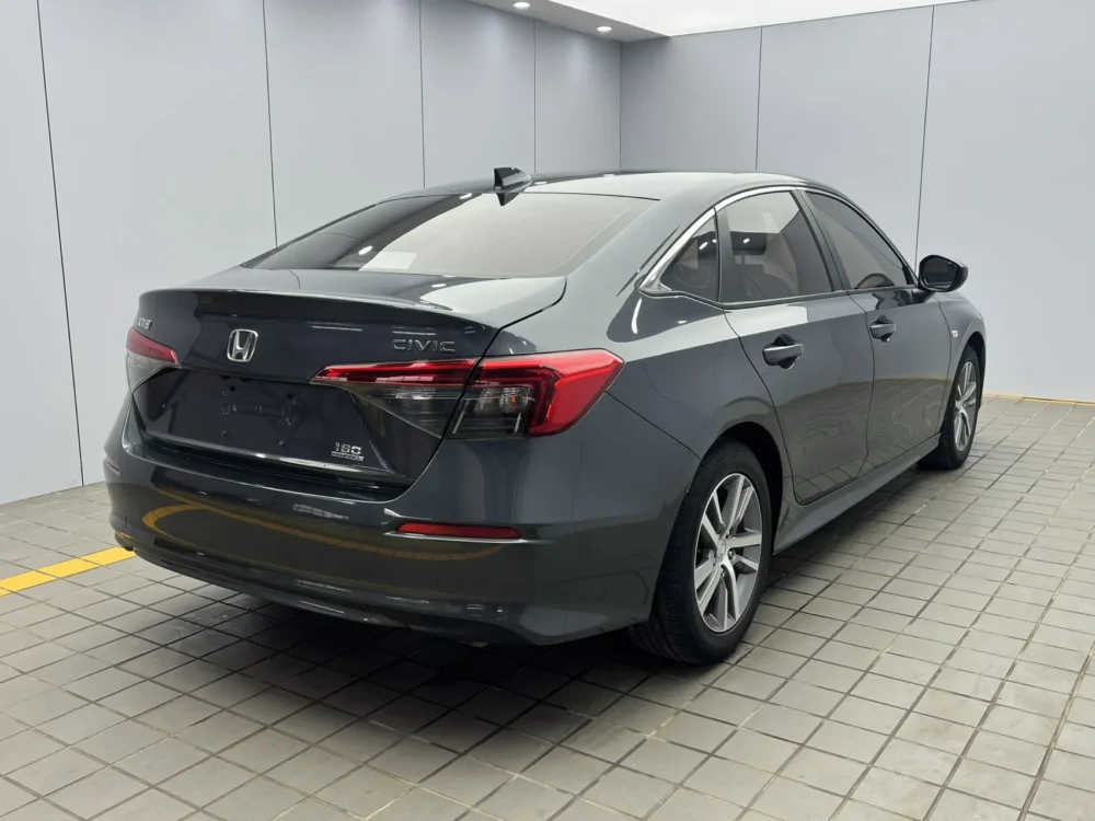 Honda Civic 180TURBO CVT