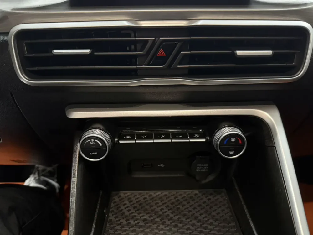 Geely Coolray SX11 240T DCT Platinum Edition