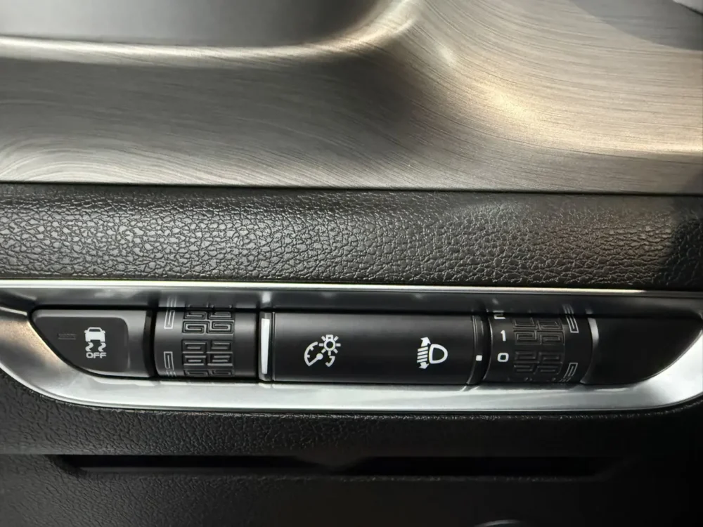 Geely Coolray SX11 240T DCT Platinum Edition