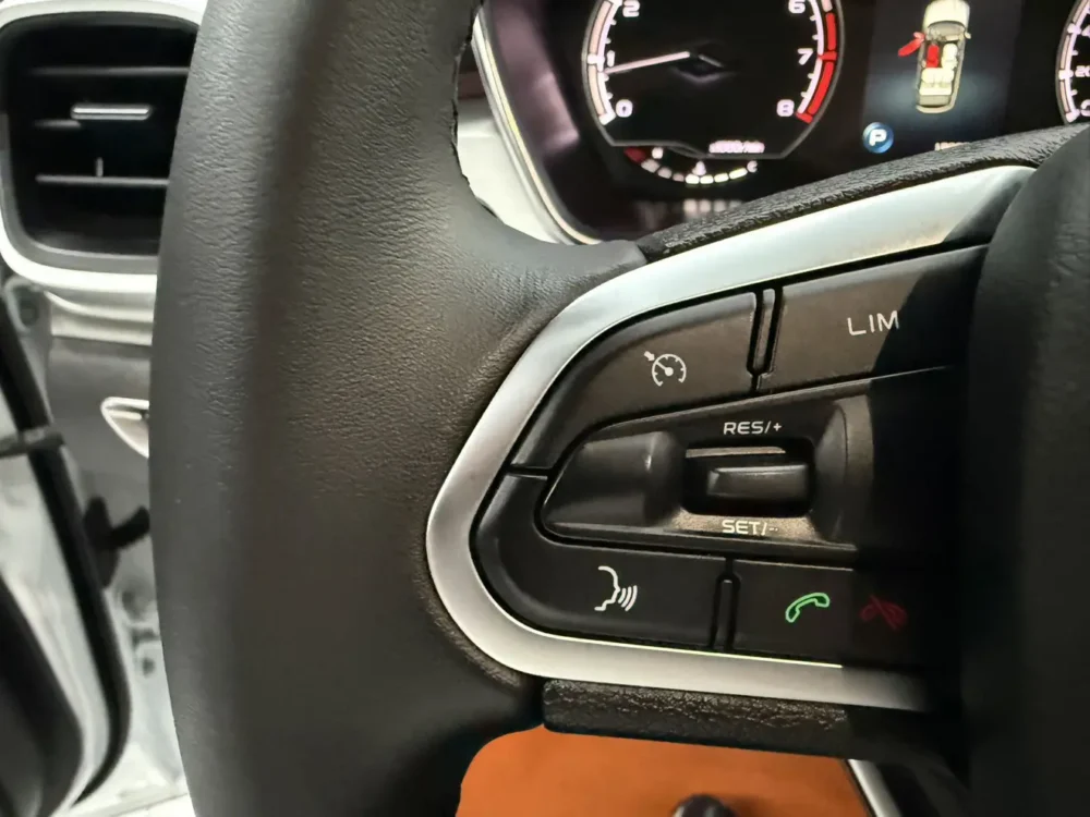 Geely Coolray SX11 240T DCT Platinum Edition