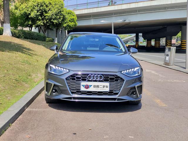Audi A4 model 35 TFSI fashion dynamic type