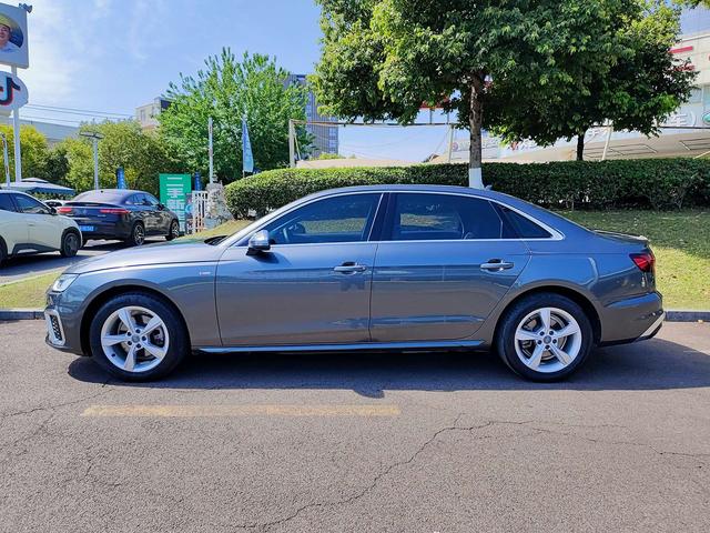 Audi A4 model 35 TFSI fashion dynamic type
