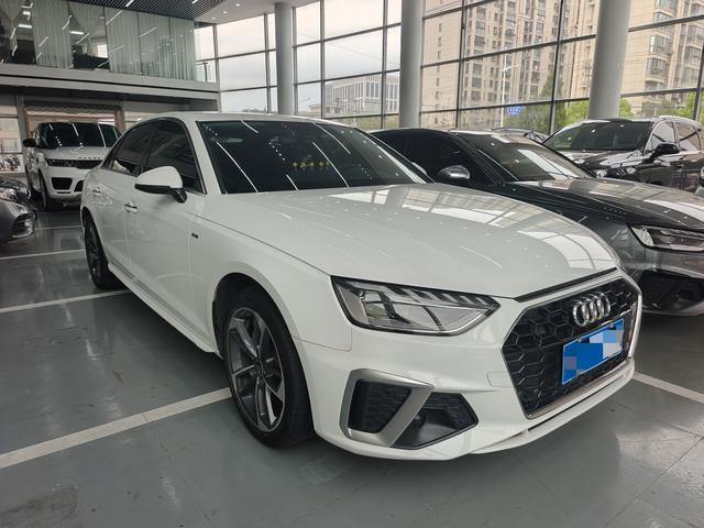 Audi A4 model 35 TFSI fashion dynamic type