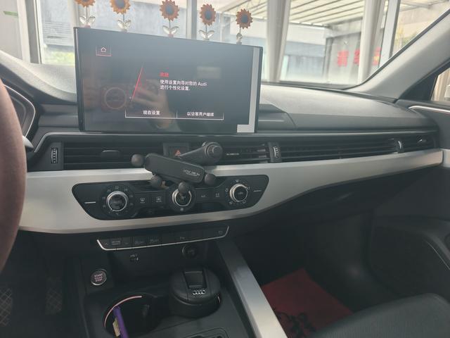 Audi A4 model 35 TFSI fashion dynamic type
