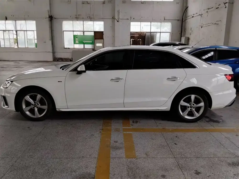 Audi A4 model 35 TFSI fashion dynamic type