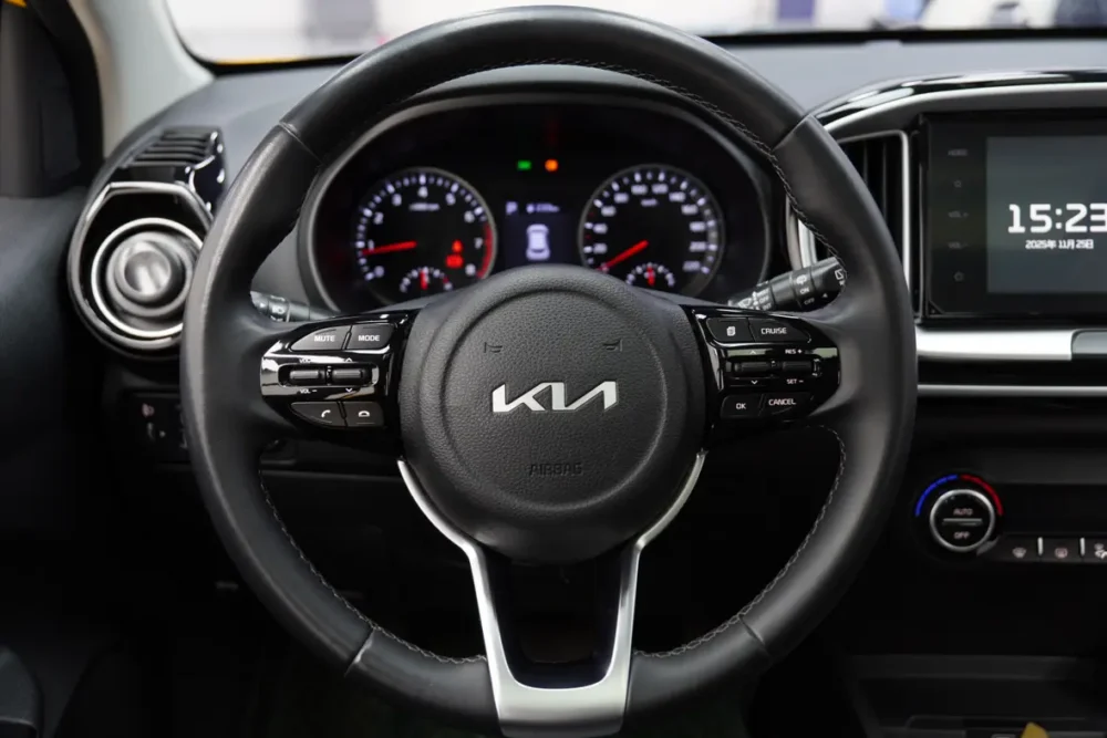 Kia KX1 1.4L CVT fun sunroof model