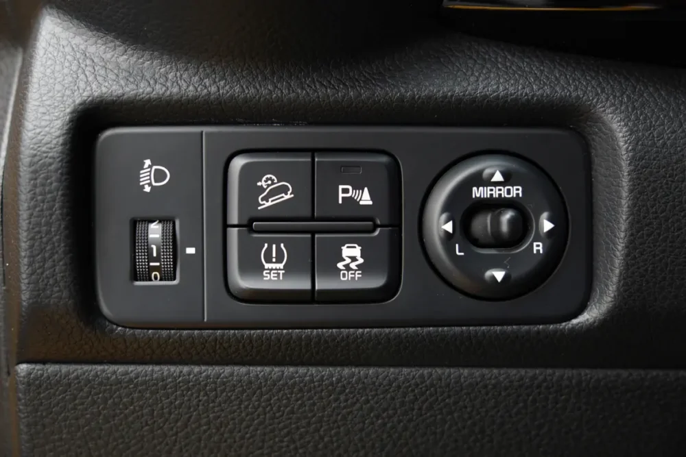 Kia KX1 1.4L CVT fun sunroof model