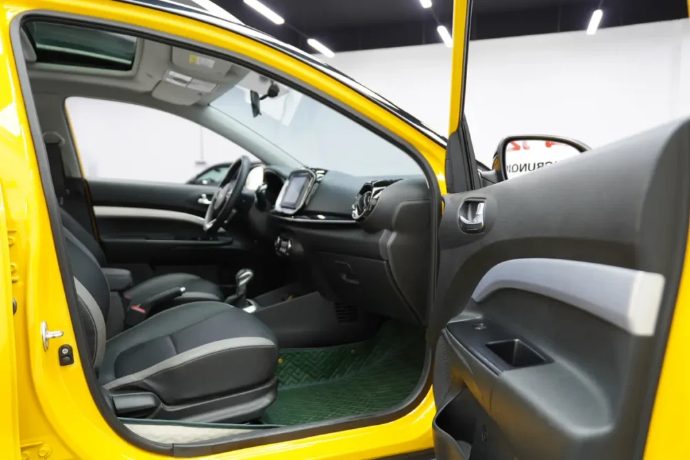 Kia KX1 1.4L CVT fun sunroof model