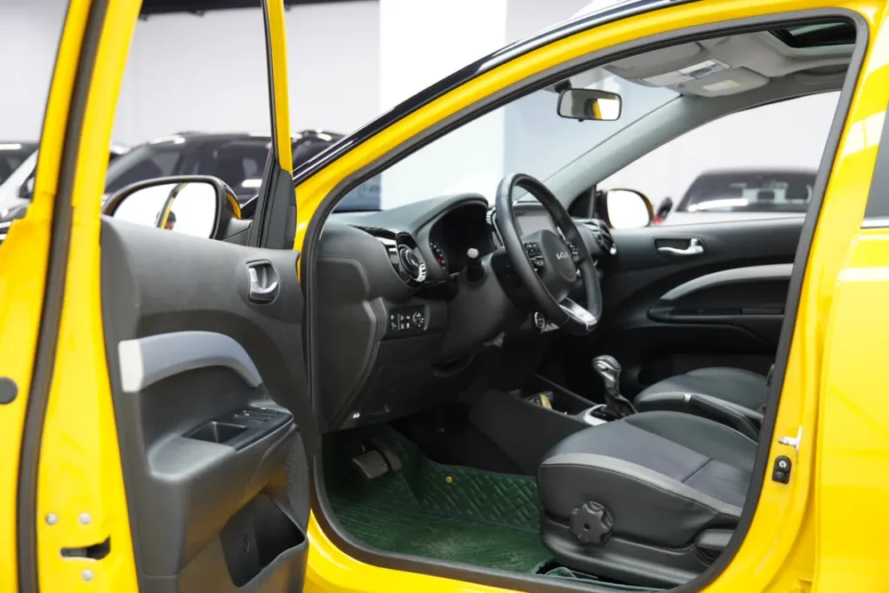 Kia KX1 1.4L CVT fun sunroof model