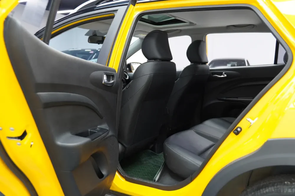 Kia KX1 1.4L CVT fun sunroof model