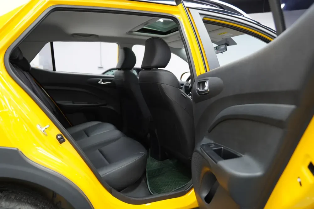 Kia KX1 1.4L CVT fun sunroof model