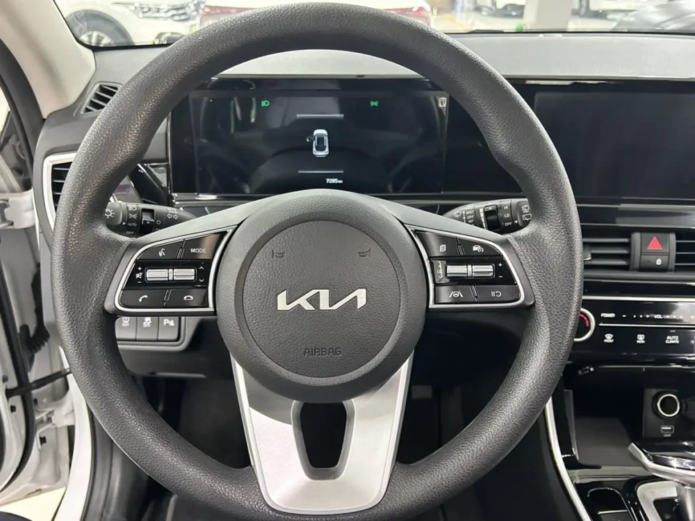 Kia Seltos 1.5L IVT Luxury Edition