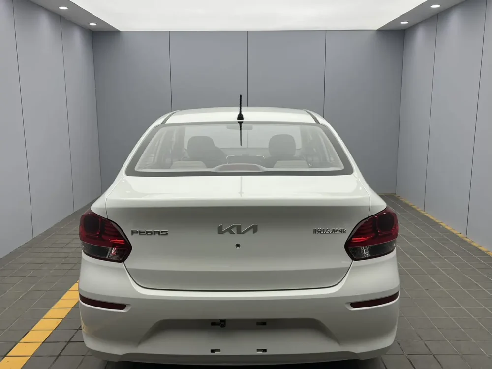 Kia Pegas 1.4L automatic comfort sunroof version