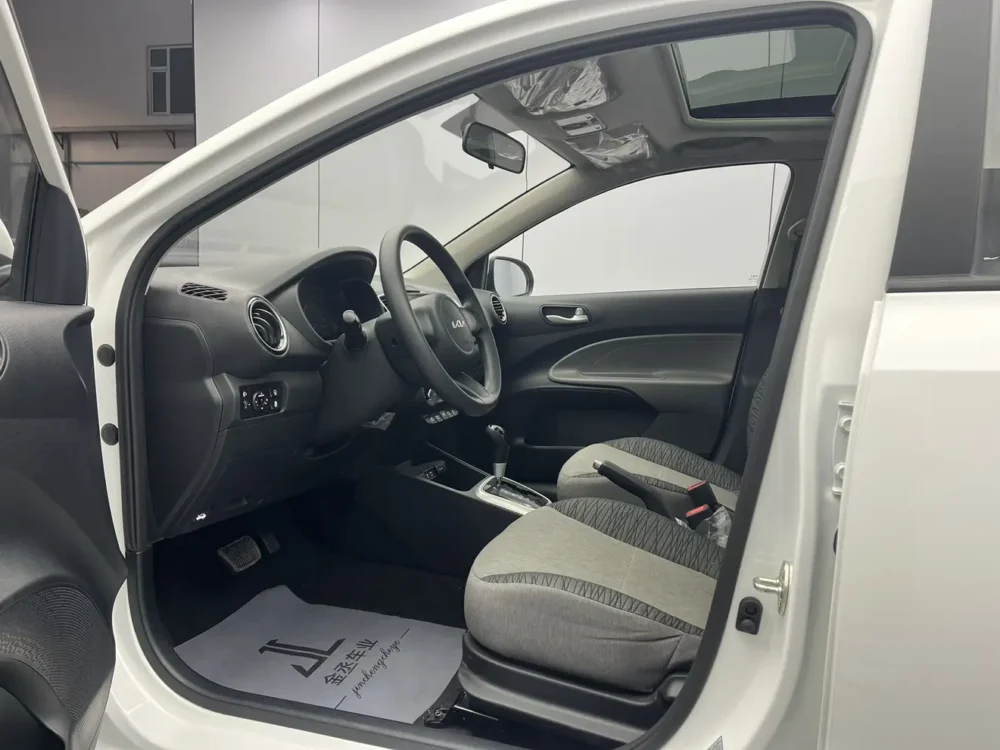Kia Pegas 1.4L automatic comfort sunroof version