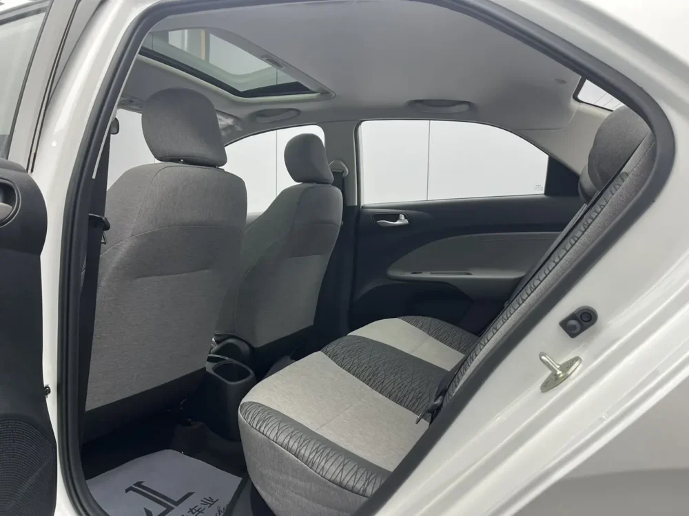 Kia Pegas 1.4L automatic comfort sunroof version