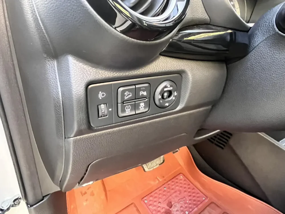 Kia KX1 1.4L CVT fun sunroof model